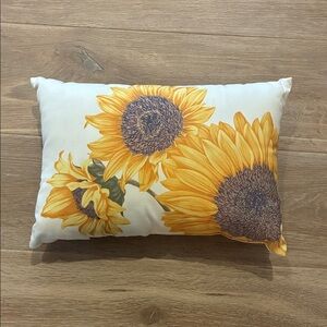 Pottery Barn Sunflower Decorative Pillow 13x20”